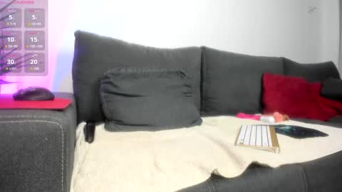 Snapshot of melanie_way chatting on 09.27.25 melanie_way online show from 09.27.25