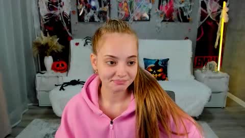 MelanieAlves online show from 10.30.25