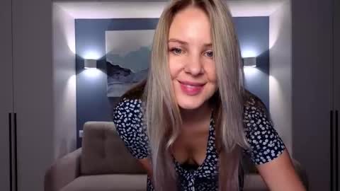 Melanie Bennett online show from 11.17.25