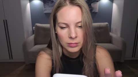 Melanie Bennett online show from 12.16.25