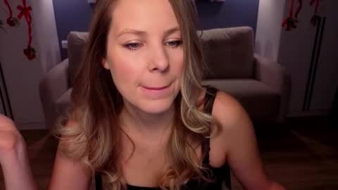 Melanie Bennett online show from 02.15.26