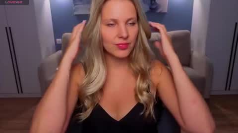 Melanie Bennett online show from 06.11.26
