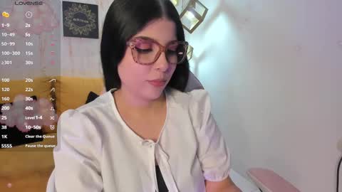 Snapshot of melaniegrayx chatting on 02.18.25 melaniegrayx online show from 02.18.25