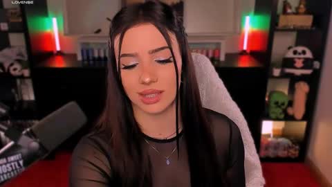 Snapshot of melanielipps chatting on 12.01.25 Melanie online show from 12.01.25