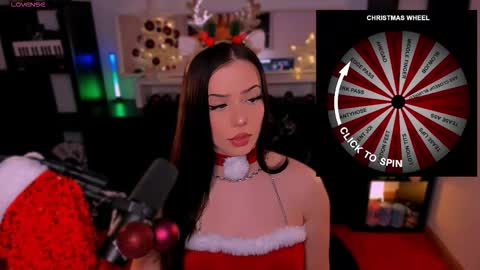 Snapshot of melanielipps chatting on 12.20.25 Melanie online show from 12.20.25