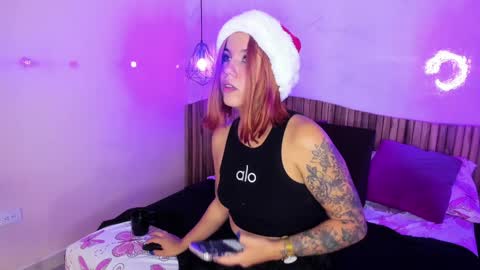 Snapshot of melanieroux chatting on 12.23.24 Melanie Roux online show from 12.23.24