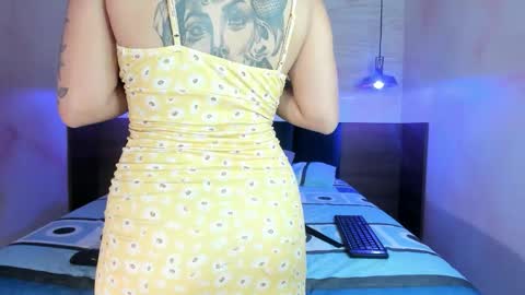 Snapshot of melanieroux chatting on 09.12.25 Melanie Roux online show from 09.12.25