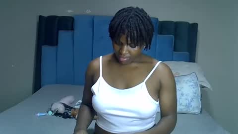 Snapshot of melanin_moon chatting on 05.21.26 Moon online show from 05.21.26