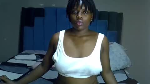 Snapshot of melanin_moon chatting on 05.27.26 Moon online show from 05.27.26