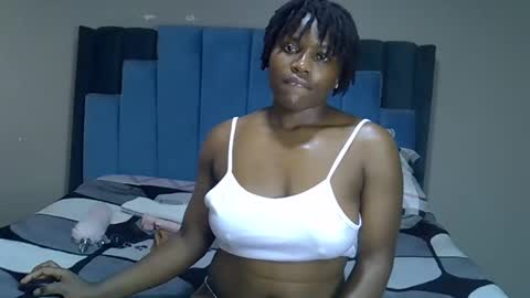 Snapshot of melanin_moon chatting on 05.27.26 Moon online show from 05.27.26