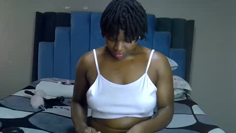 Snapshot of melanin_moon chatting on 05.28.26 Moon online show from 05.28.26