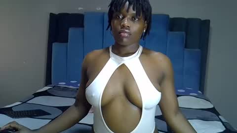 Snapshot of melanin_moon chatting on 06.02.26 Moon online show from 06.02.26