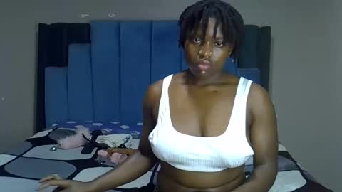 Snapshot of melanin_moon chatting on 06.04.26 Moon online show from 06.04.26