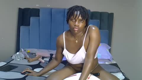 Snapshot of melanin_moon chatting on 06.08.26 Moon online show from 06.08.26