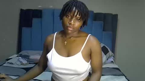 Snapshot of melanin_moon chatting on 06.09.26 Moon online show from 06.09.26