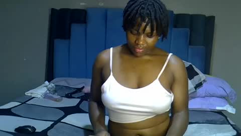 Snapshot of melanin_moon chatting on 06.13.26 Moon online show from 06.13.26