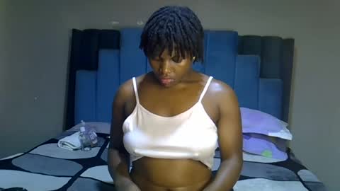 Snapshot of melanin_moon chatting on 06.16.26 Moon online show from 06.16.26