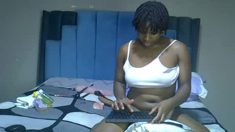 Snapshot of melanin_moon chatting on 06.16.26 Moon online show from 06.16.26