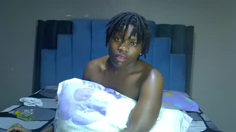 Snapshot of melanin_moon chatting on 06.24.26 Moon online show from 06.24.26