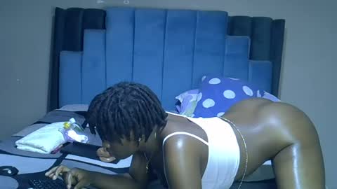 Snapshot of melanin_moon chatting on 06.26.26 Moon online show from 06.26.26