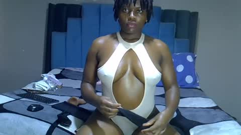 Snapshot of melanin_moon chatting on 06.28.26 Moon online show from 06.28.26