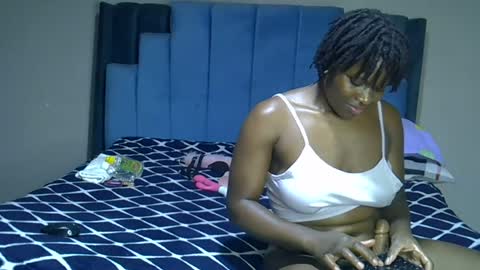 Snapshot of melanin_moon chatting on 07.04.26 Moon online show from 07.04.26