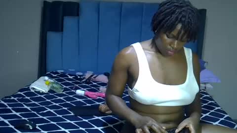 Snapshot of melanin_moon chatting on 07.05.26 Moon online show from 07.05.26