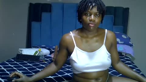Snapshot of melanin_moon chatting on 07.07.26 Moon online show from 07.07.26