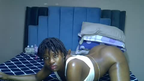 Snapshot of melanin_moon chatting on 08.03.26 Moon online show from 08.03.26