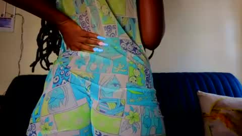 Snapshot of melanin_sassy96 chatting on 06.30.26 bad lil shawry online show from 06.30.26