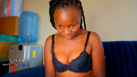 Snapshot of melanin_sassy96 chatting on 08.01.26 bad lil shawry online show from 08.01.26