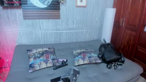 Melany online show from 12.17.25