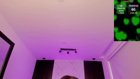 Snapshot of melany_heaven chatting on 10.23.25 melany_heaven online show from 10.23.25