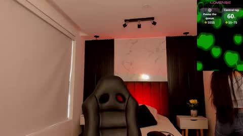 Snapshot of melany_heaven chatting on 11.11.25 melany_heaven online show from 11.11.25