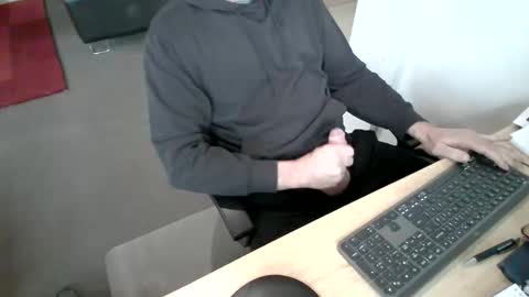 Snapshot of melbguy_075 chatting on 11.03.25 melbguy_075 online show from 11.03.25