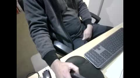 Snapshot of melbguy_075 chatting on 05.15.26 melbguy_075 online show from 05.15.26