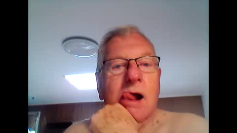 Snapshot of melbourne000 chatting on 11.06.25 melbourne000 online show from 11.06.25