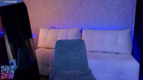 Snapshot of melee_eva chatting on 03.02.26 Melee Eva - Thumbs Up please online show from 03.02.26