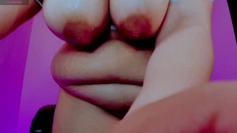 Snapshot of meleys_1 chatting on 01.04.25 amelia online show from 01.04.25