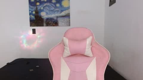 Snapshot of melhoneymoon chatting on 10.22.25 Mel online show from 10.22.25