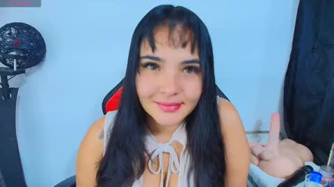    Independent model online show from 02.17.26