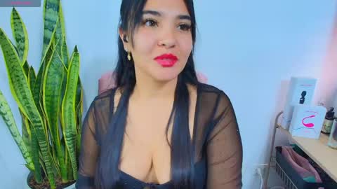   Independent model online show from 05.04.26