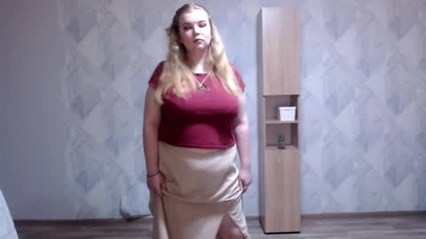Snapshot of melina_beauty chatting on 05.21.26 Melina online show from 05.21.26