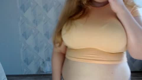Snapshot of melina_beauty chatting on 06.08.26 Melina online show from 06.08.26