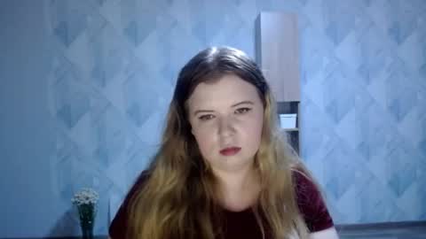 Snapshot of melina_beauty chatting on 06.19.26 Melina online show from 06.19.26