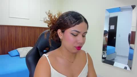 Snapshot of melinamartins chatting on 09.17.25 M E L I N A online show from 09.17.25