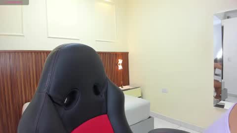 Snapshot of melinamartins chatting on 09.22.25 M E L I N A online show from 09.22.25