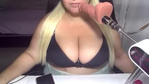 alissaalissa0818 online show from 11.29.25