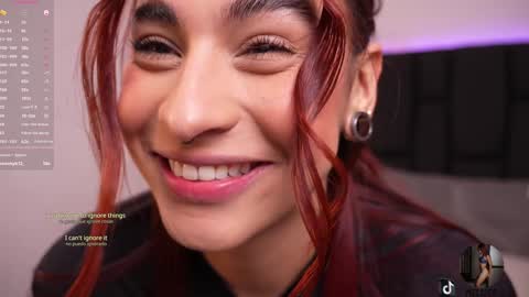 Snapshot of melisalopezz chatting on 01.11.25 On vacation until Monday online show from 01.11.25