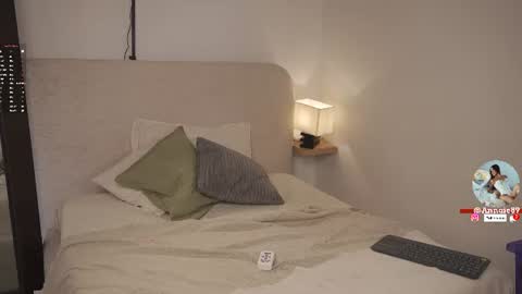 Snapshot of melisalopezz chatting on 07.16.26 On vacation until Monday online show from 07.16.26